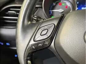 Toyota C-HR (2018) thumbnail 19