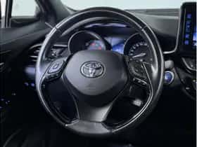 Toyota C-HR (2018) thumbnail 3