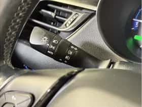 Toyota C-HR (2018) thumbnail 21