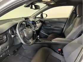 Toyota C-HR (2018) thumbnail 9