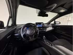 Toyota C-HR (2018) thumbnail 10