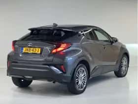 Toyota C-HR (2023) thumbnail 3