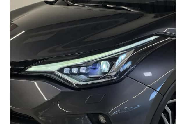 Toyota C-HR (2023) thumbnail 6