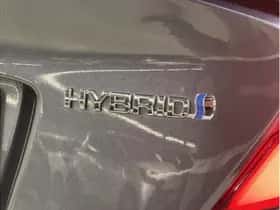 Toyota C-HR (2023) thumbnail 9
