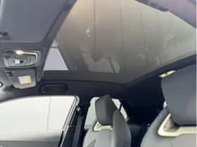 Toyota C-HR (2025) thumbnail 15