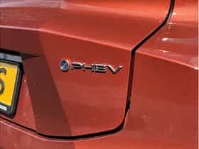 Toyota C-HR (2025) thumbnail 7