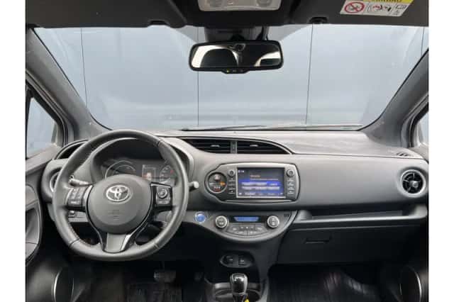 Toyota Yaris (2018) thumbnail 2