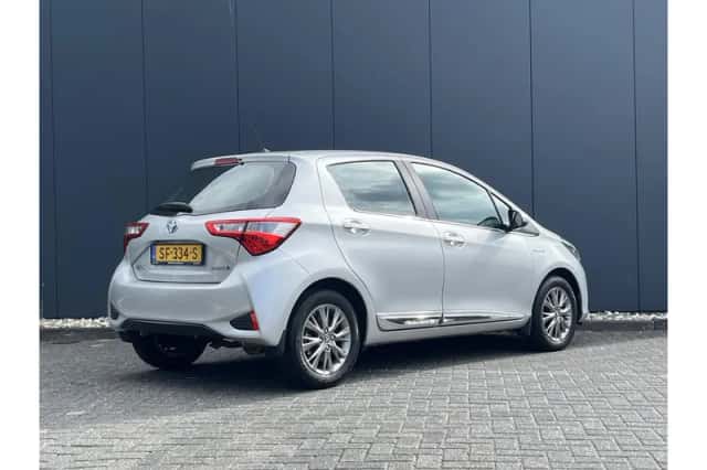 Toyota Yaris (2018) thumbnail 3