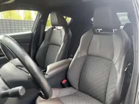 Toyota C-HR (2017) thumbnail 14