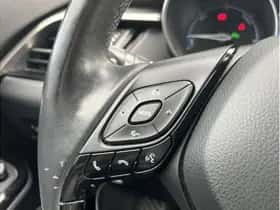 Toyota C-HR (2017) thumbnail 28
