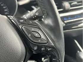 Toyota C-HR (2017) thumbnail 29
