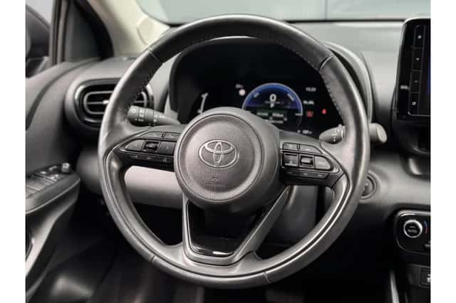 Toyota Yaris (2024) thumbnail 4
