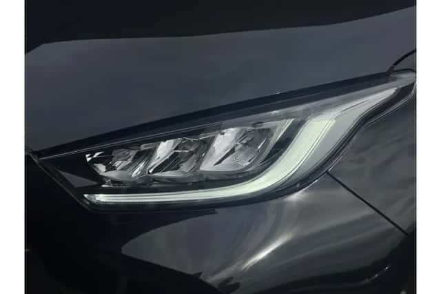 Toyota Yaris (2024) thumbnail 6