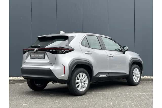 Toyota Yaris Cross (2025) thumbnail 3