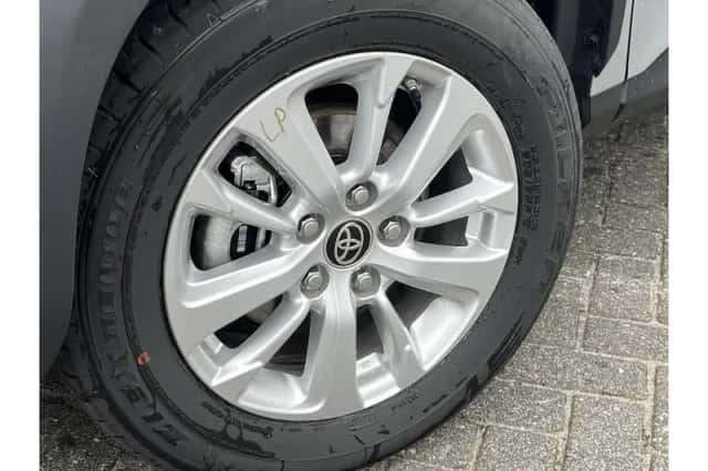 Toyota Yaris Cross (2025) thumbnail 5