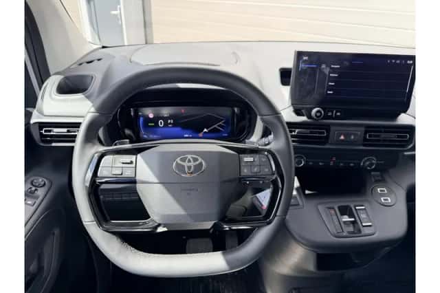 Toyota Proace (2025) thumbnail 4