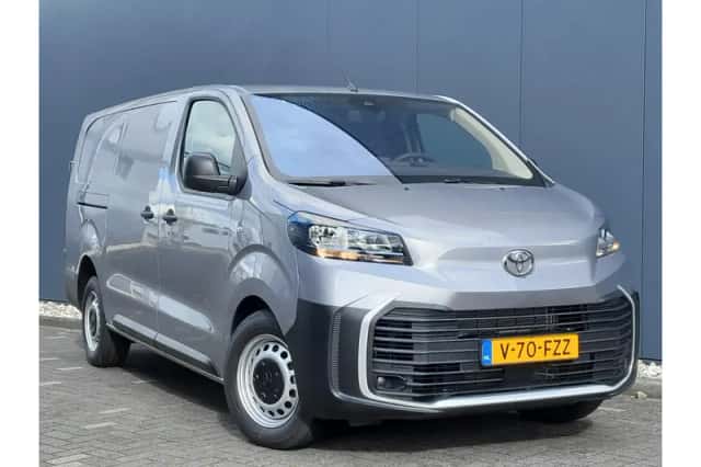 Toyota Proace (2024) thumbnail 4