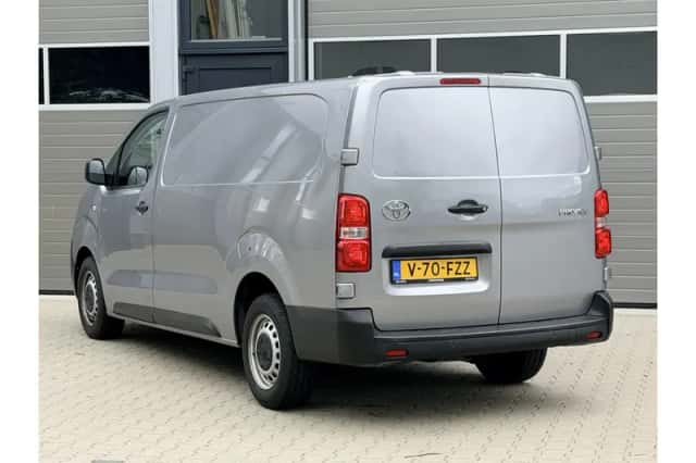 Toyota Proace (2024) thumbnail 6