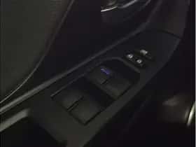 Toyota Yaris (2017) thumbnail 15