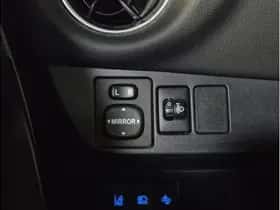 Toyota Yaris (2017) thumbnail 17