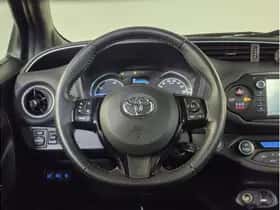 Toyota Yaris (2017) thumbnail 10