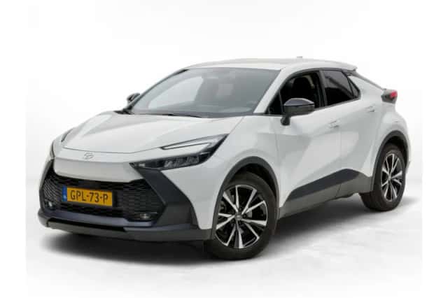 Toyota C-HR (2024) thumbnail 1