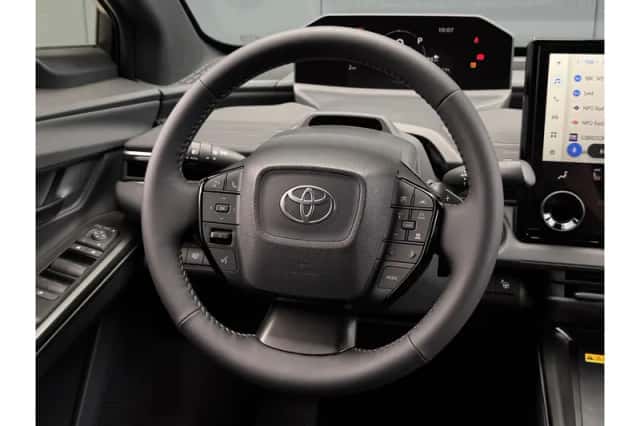 Toyota C-HR+ (2026) thumbnail 4