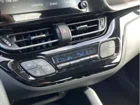 Toyota C-HR (2023) thumbnail 13
