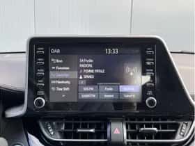 Toyota C-HR (2023) thumbnail 16
