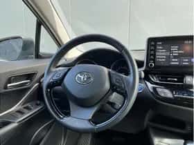 Toyota C-HR (2023) thumbnail 4