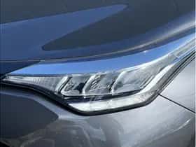 Toyota C-HR (2023) thumbnail 6