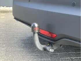 Toyota C-HR (2023) thumbnail 9