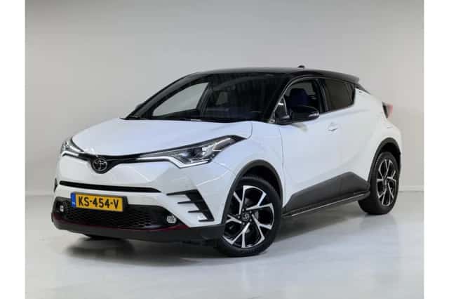 Toyota C-HR (2016) thumbnail 1