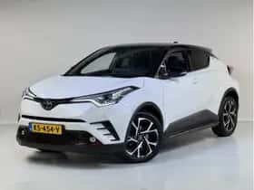 Toyota C-HR (2016) thumbnail 1