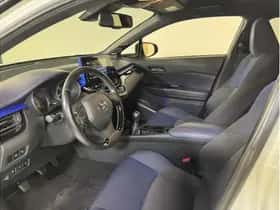 Toyota C-HR (2016) thumbnail 14