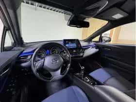 Toyota C-HR (2016) thumbnail 15