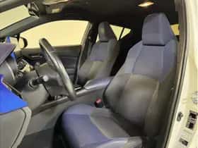 Toyota C-HR (2016) thumbnail 16