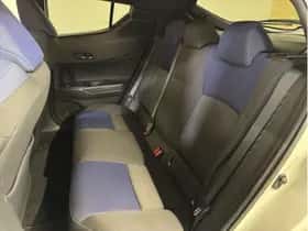 Toyota C-HR (2016) thumbnail 17