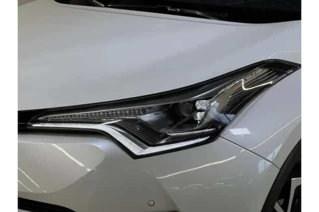 Toyota C-HR (2016) thumbnail 6