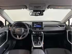 Toyota RAV4 (2021) thumbnail 2
