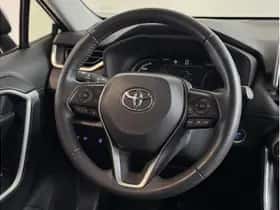Toyota RAV4 (2021) thumbnail 4