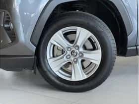 Toyota RAV4 (2021) thumbnail 5