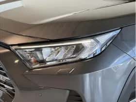 Toyota RAV4 (2021) thumbnail 6