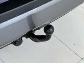 Toyota RAV4 (2021) thumbnail 9