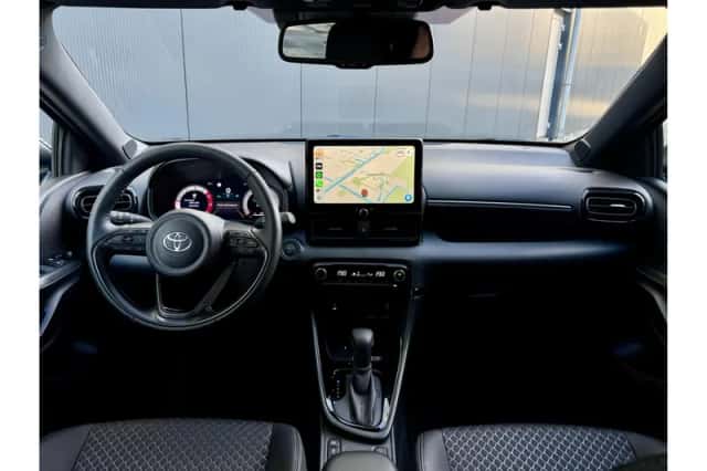 Toyota Yaris (2025) thumbnail 2