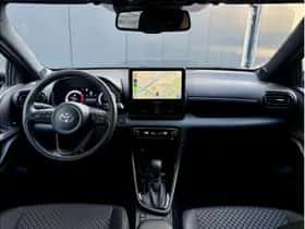 Toyota Yaris (2025) thumbnail 2