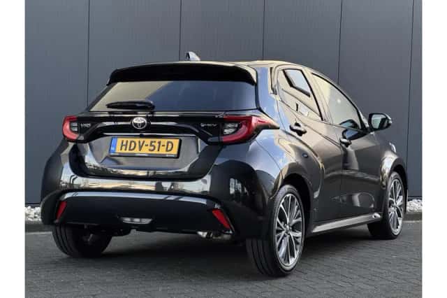 Toyota Yaris (2025) thumbnail 3