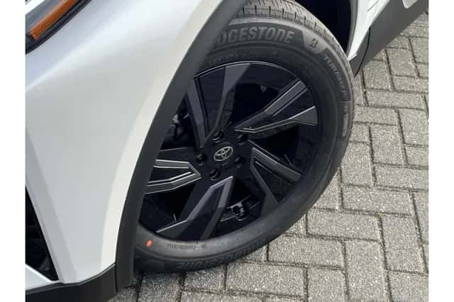 Toyota C-HR+ (2026) thumbnail 5