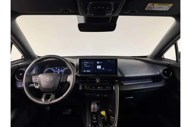 Toyota C-HR (2025) thumbnail 2