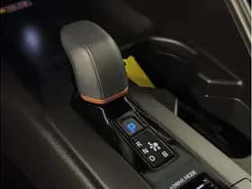 Toyota C-HR (2025) thumbnail 17
